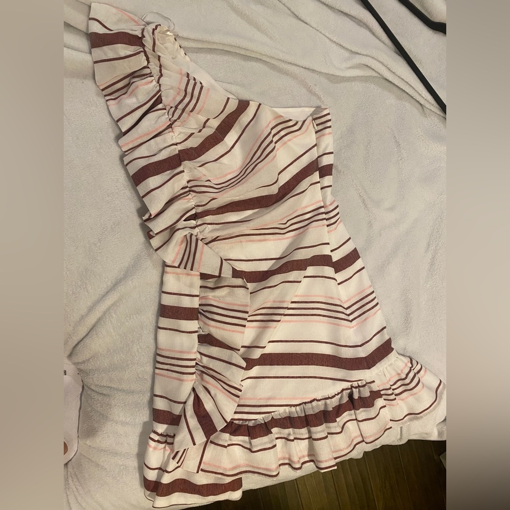 Brand New C/Meo collective size S, one shoulder dress.